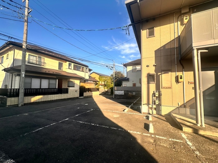 物件外観写真5　(駐車場)