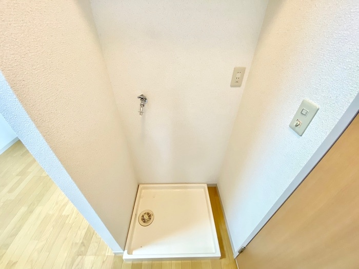 物件内観写真14　(洗濯機置場)