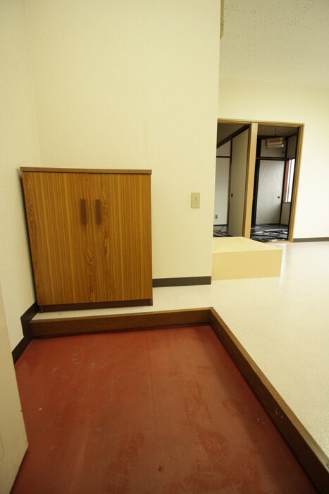 物件内観写真7　(玄関)