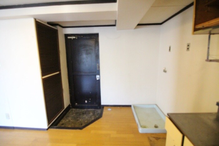 物件内観写真7　(玄関)