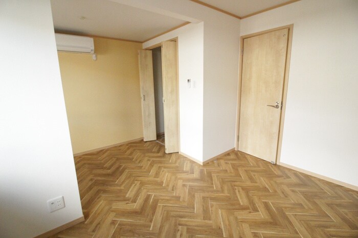 物件内観写真8　(居室)