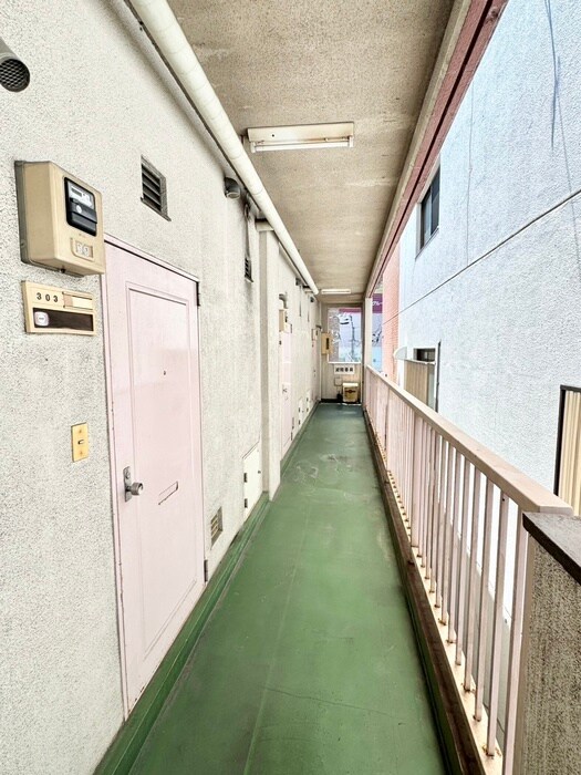 物件外観写真5　(エントランス部分)