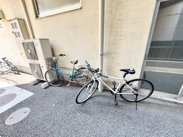 物件外観写真6　(駐輪場)