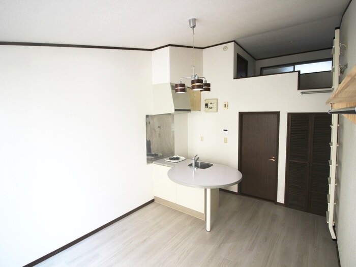 物件内観写真3　(居室)