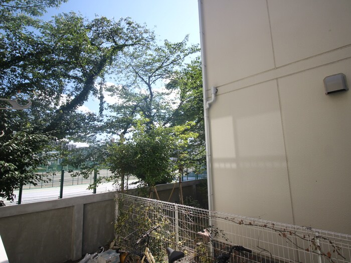 物件内観写真18　(室内からの展望)