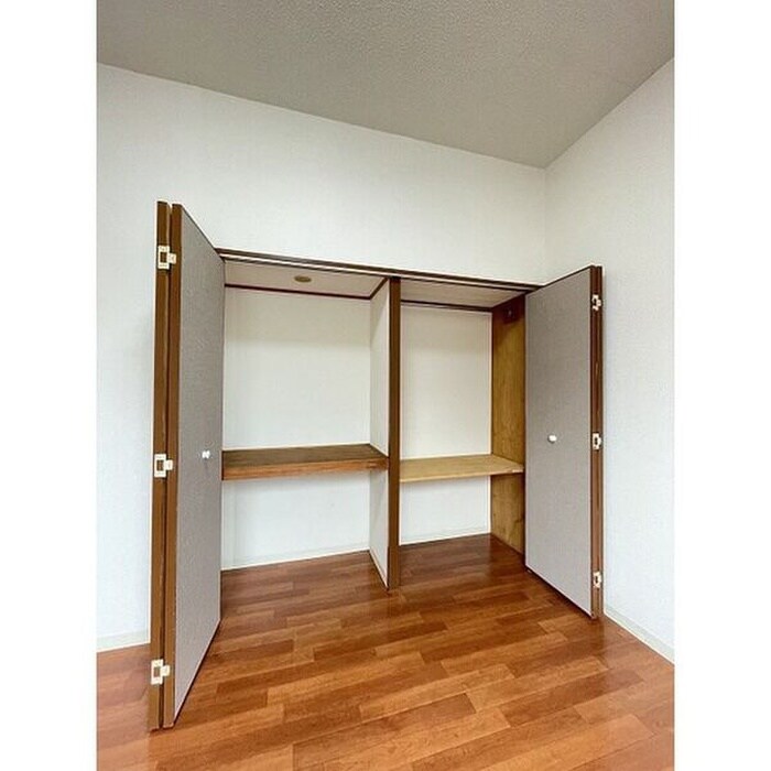 物件内観写真12　(収納)