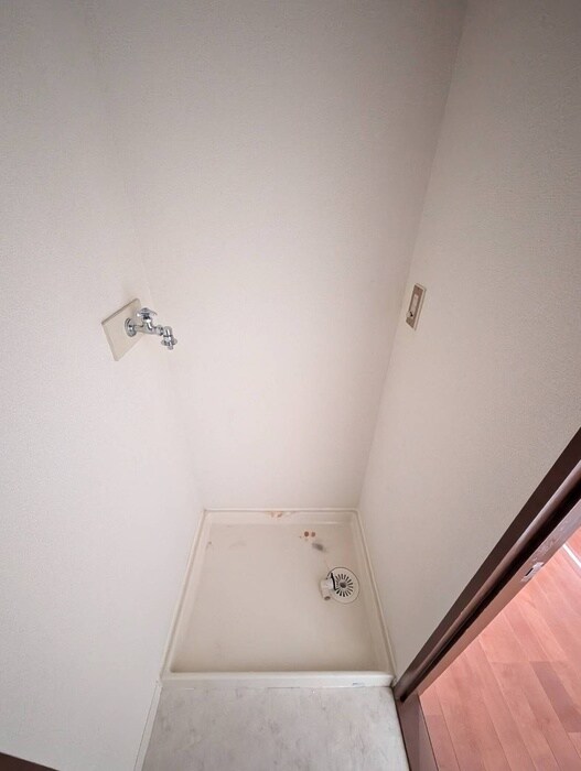 物件内観写真15　(洗濯機置場)