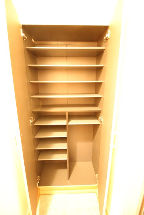 物件内観写真8　(靴箱)