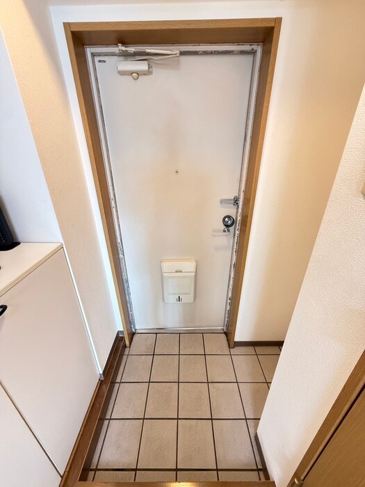 物件内観写真13　(玄関)