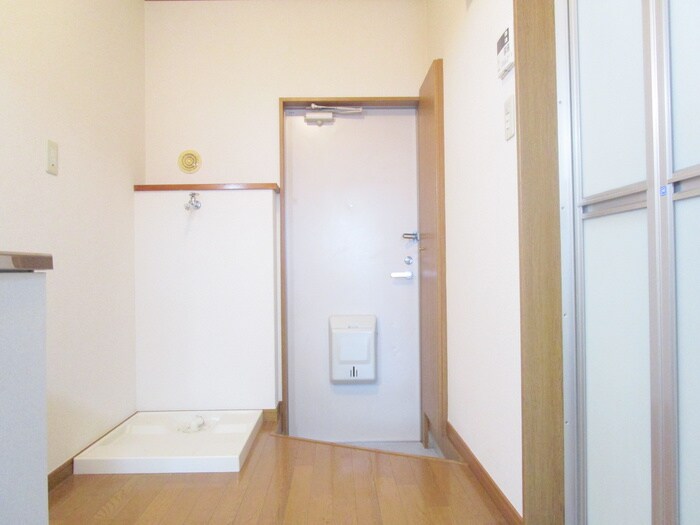 物件内観写真16　(玄関)