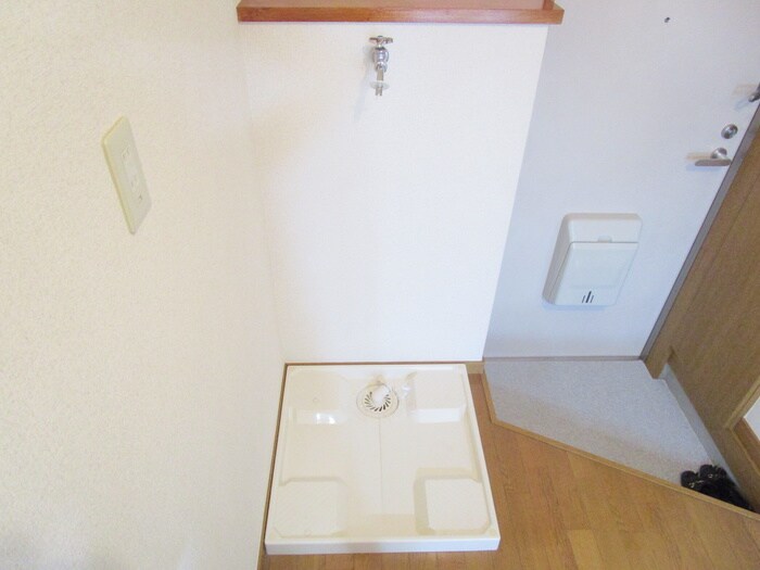 物件内観写真19　(洗濯機置場)