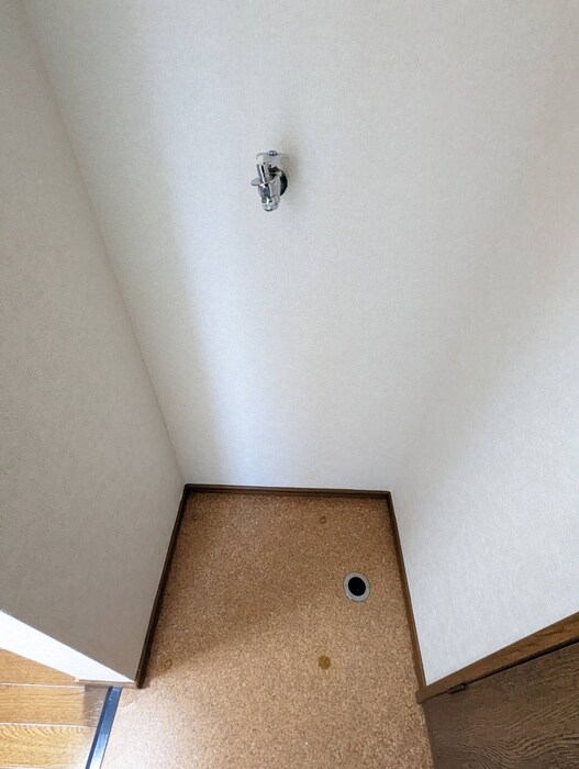 物件内観写真13　(洗濯機置場)