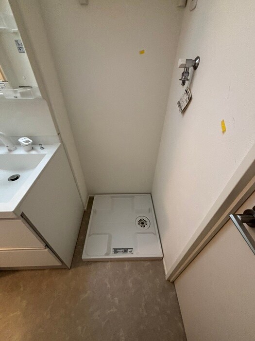 物件内観写真15　(洗濯機置場)