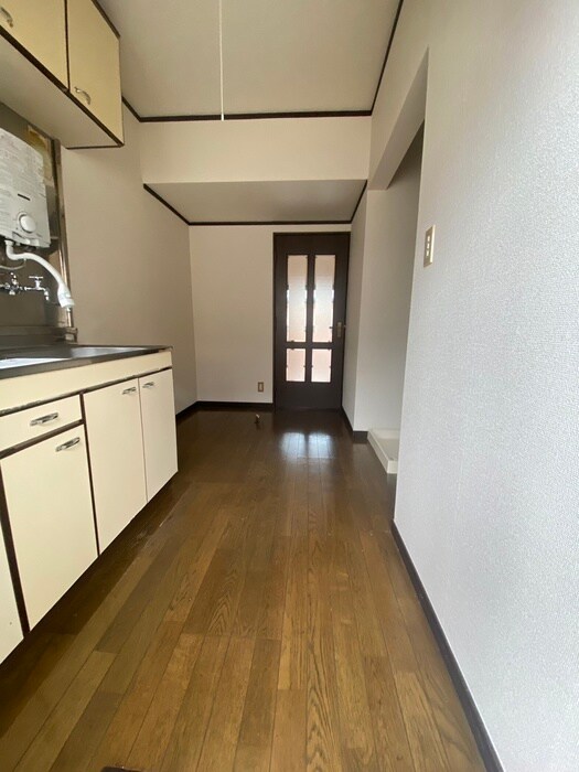 物件内観写真13　(廊下)