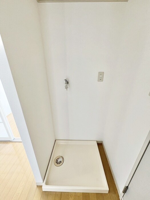 物件内観写真13　(洗濯機置場)