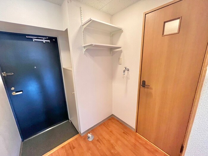 物件内観写真14　(洗濯機置場)