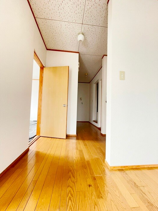 物件内観写真22　(廊下)