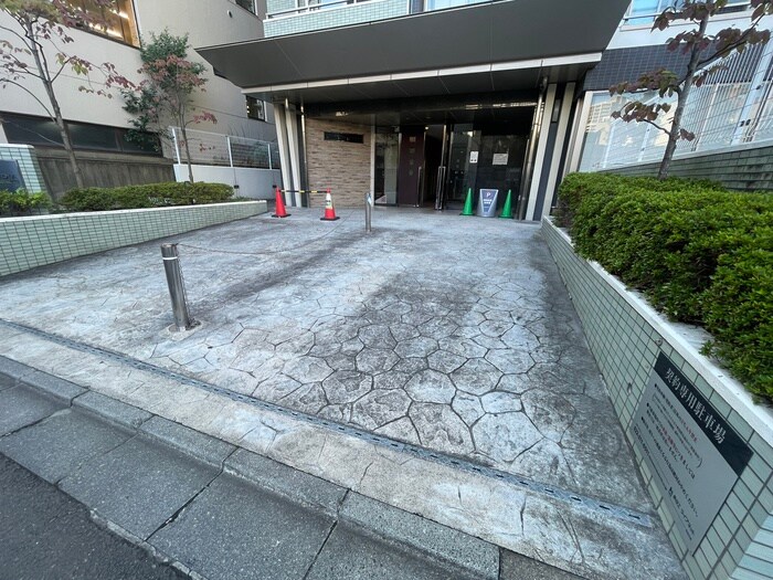 物件外観写真5　(駐車場)