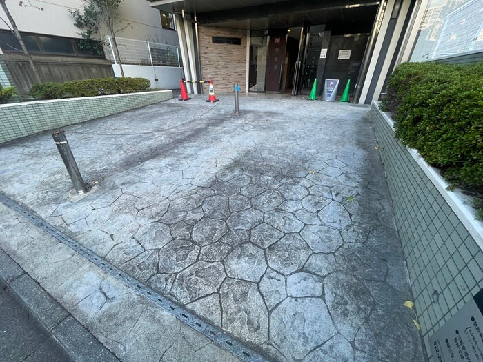 物件外観写真6　(駐車場)