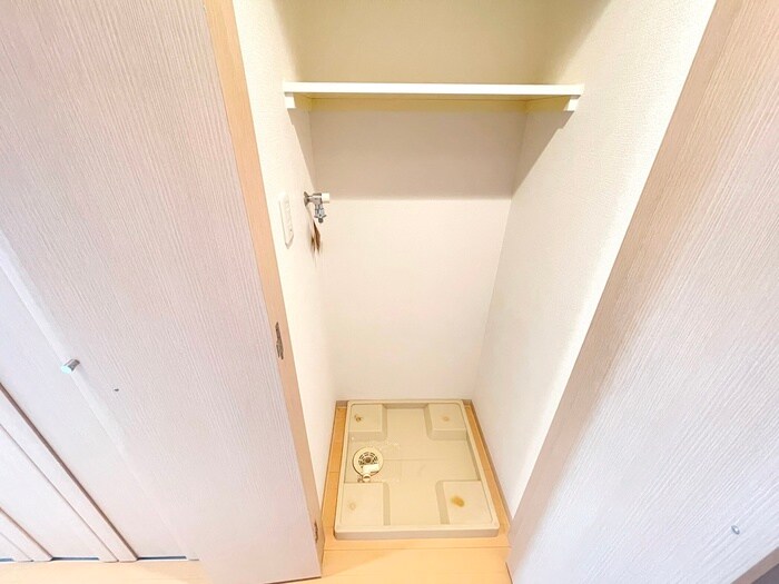 物件内観写真14　(洗濯機置場)