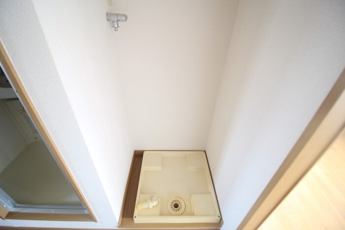 物件内観写真15　(洗濯機置場)