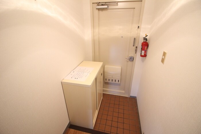 物件内観写真14　(玄関)