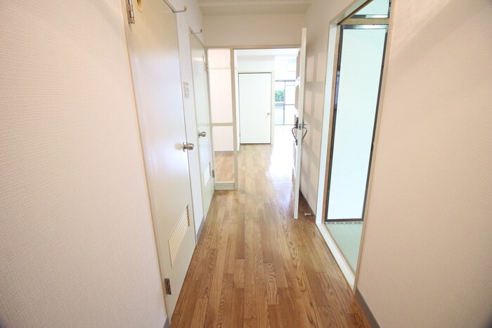 物件内観写真16　(廊下)