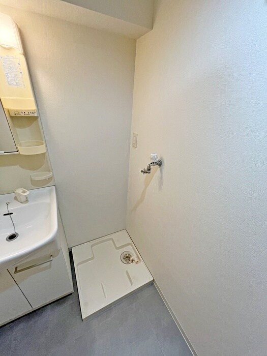 物件内観写真12　(洗濯機置場)