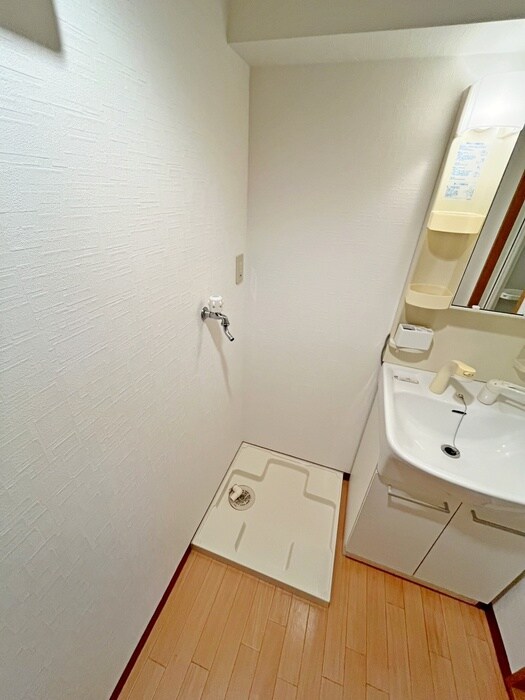 物件内観写真12　(洗濯機置場)