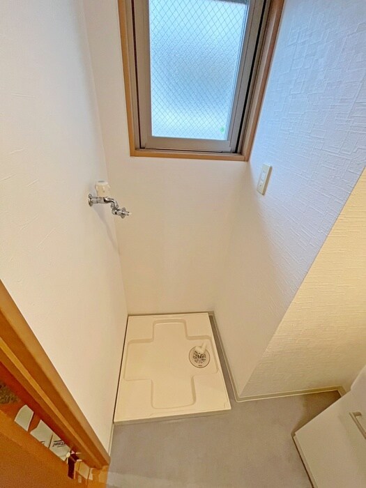 物件内観写真12　(洗濯機置場)