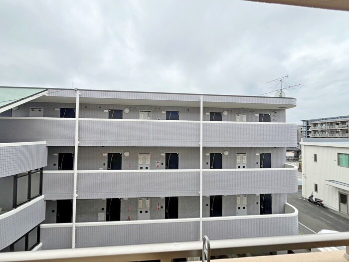 物件内観写真20　(室内からの展望)