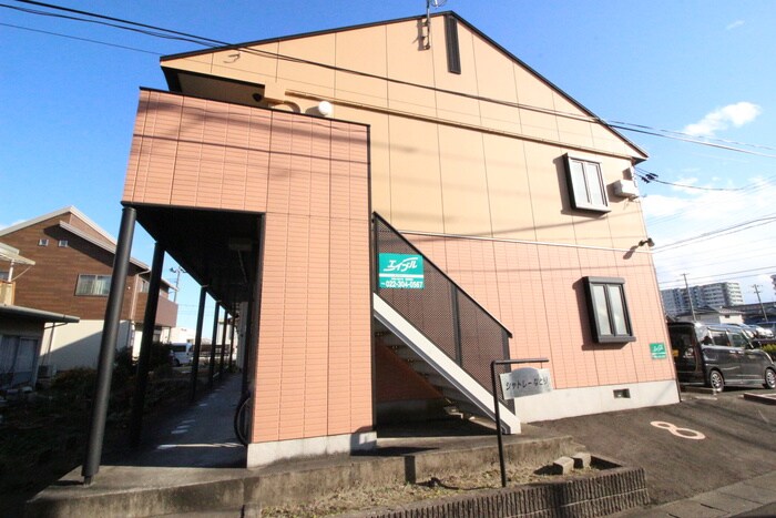 物件外観写真4　(エントランス部分)