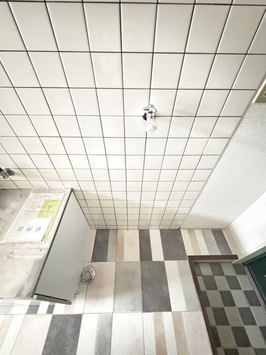 物件内観写真11　(洗濯機置場)