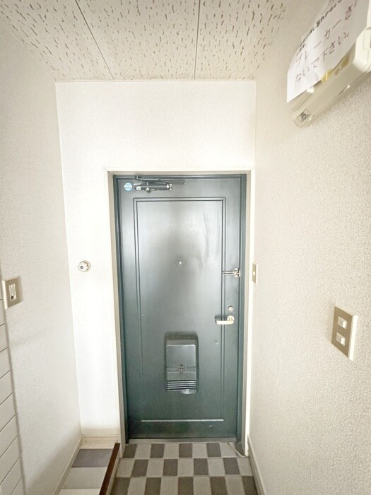 物件内観写真15　(玄関)