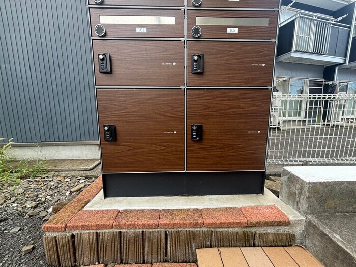 物件外観写真5　(駐輪場)