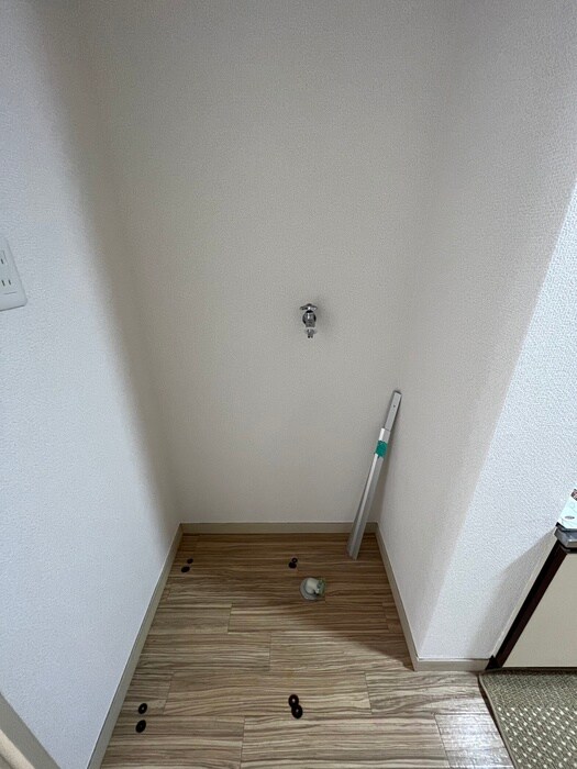 物件内観写真15　(洗濯機置場)