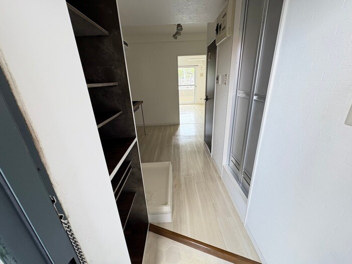 物件内観写真13　(玄関)