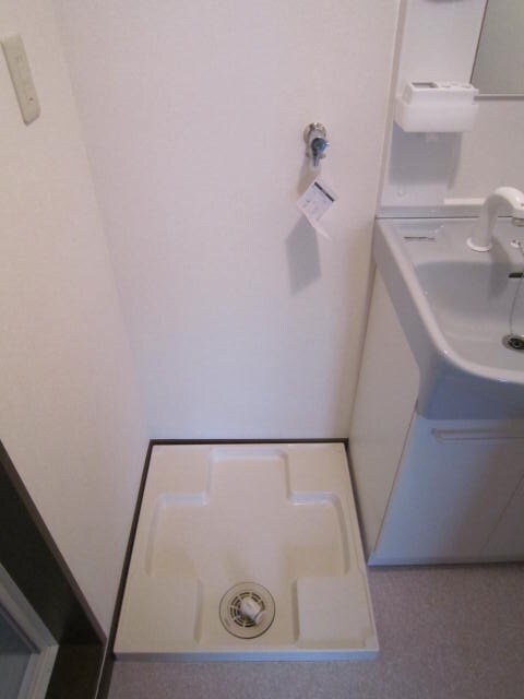 物件内観写真14　(洗濯機置場)