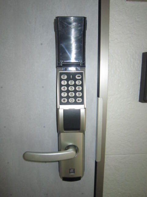 物件内観写真16　(玄関)