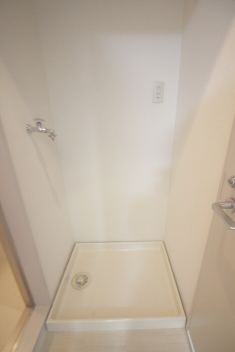 物件内観写真12　(洗濯機置場)