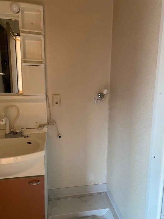 物件内観写真15　(洗濯機置場)