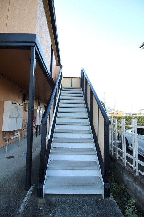 物件外観写真5　(エントランス部分)