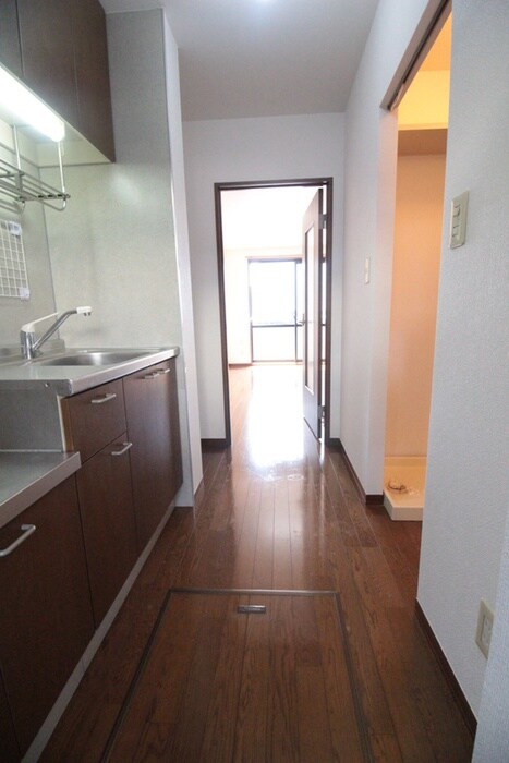 物件内観写真11　(廊下)