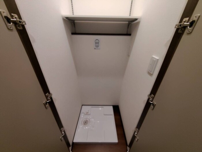 物件内観写真13　(洗濯機置場)