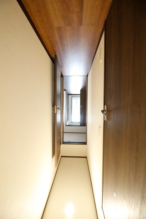 物件内観写真16　(廊下)