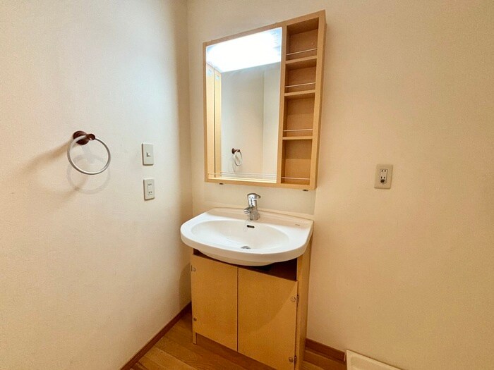 物件内観写真12　(洗面)