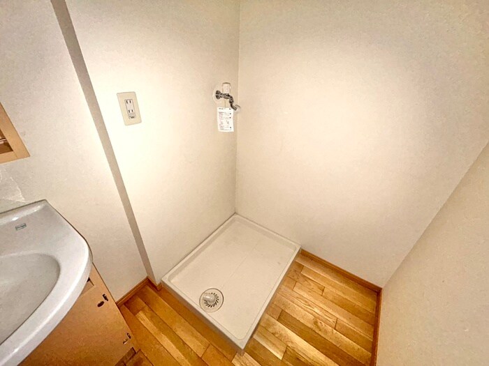 物件内観写真13　(洗濯機置場)