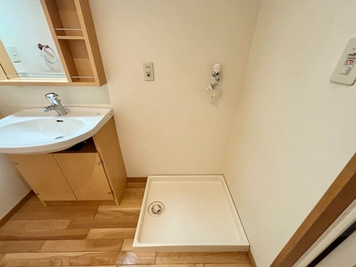 物件内観写真14　(洗濯機置場)