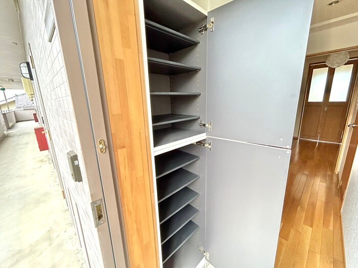 物件内観写真15　(靴箱)