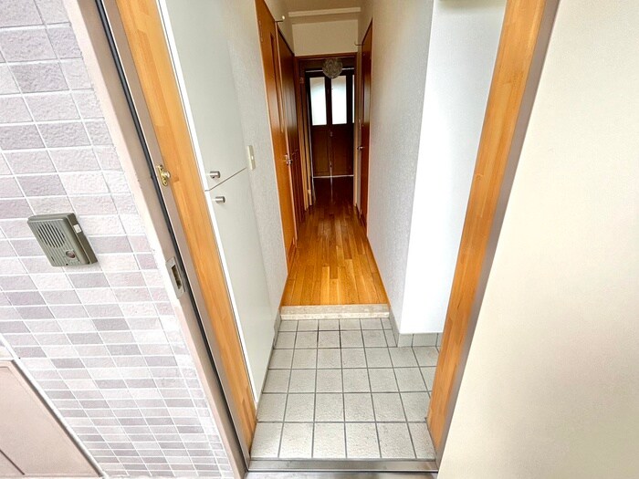 物件内観写真16　(玄関)